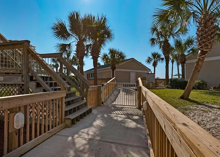 Beachfront - Renovated - Gulf View Bedroom - Flpcb5